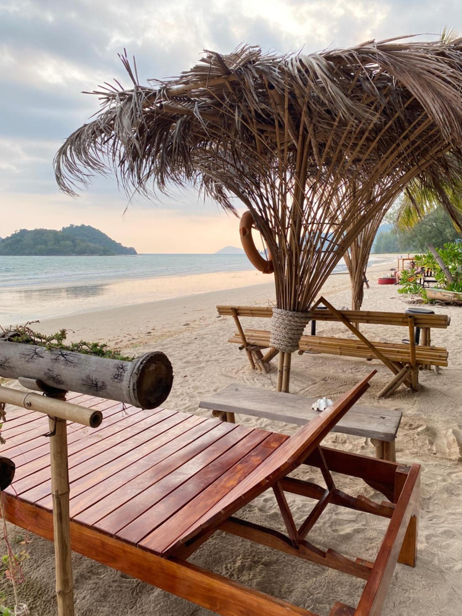 Baanyaiguesthouse Koh Mak Exteriör bild
