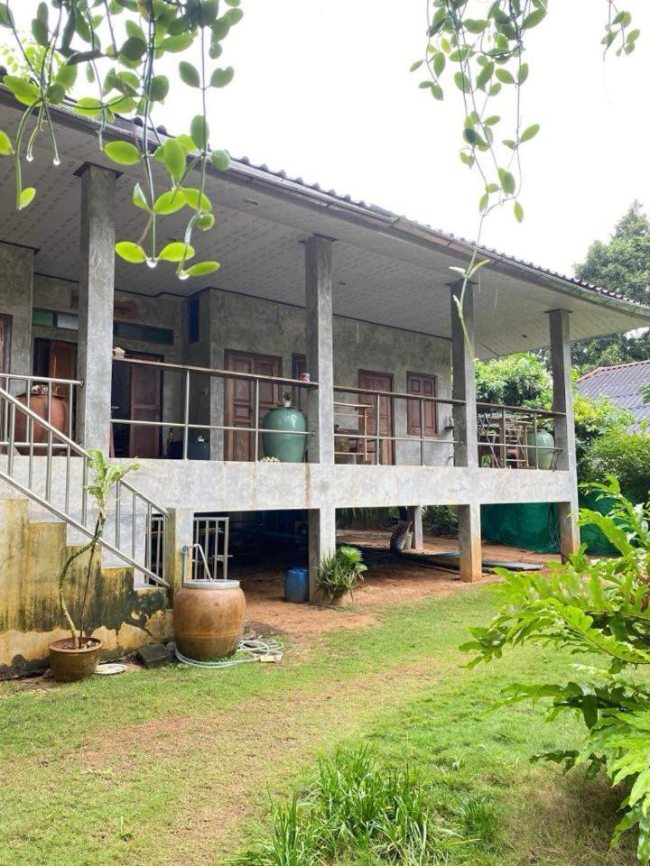 Baanyaiguesthouse Koh Mak Exteriör bild