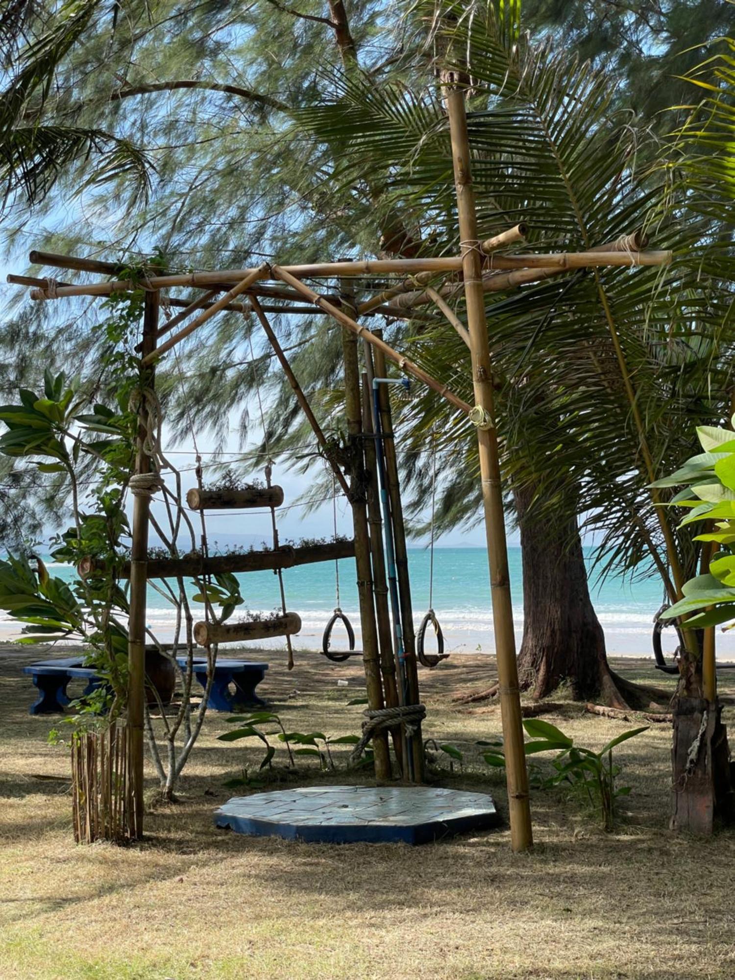 Baanyaiguesthouse Koh Mak Exteriör bild